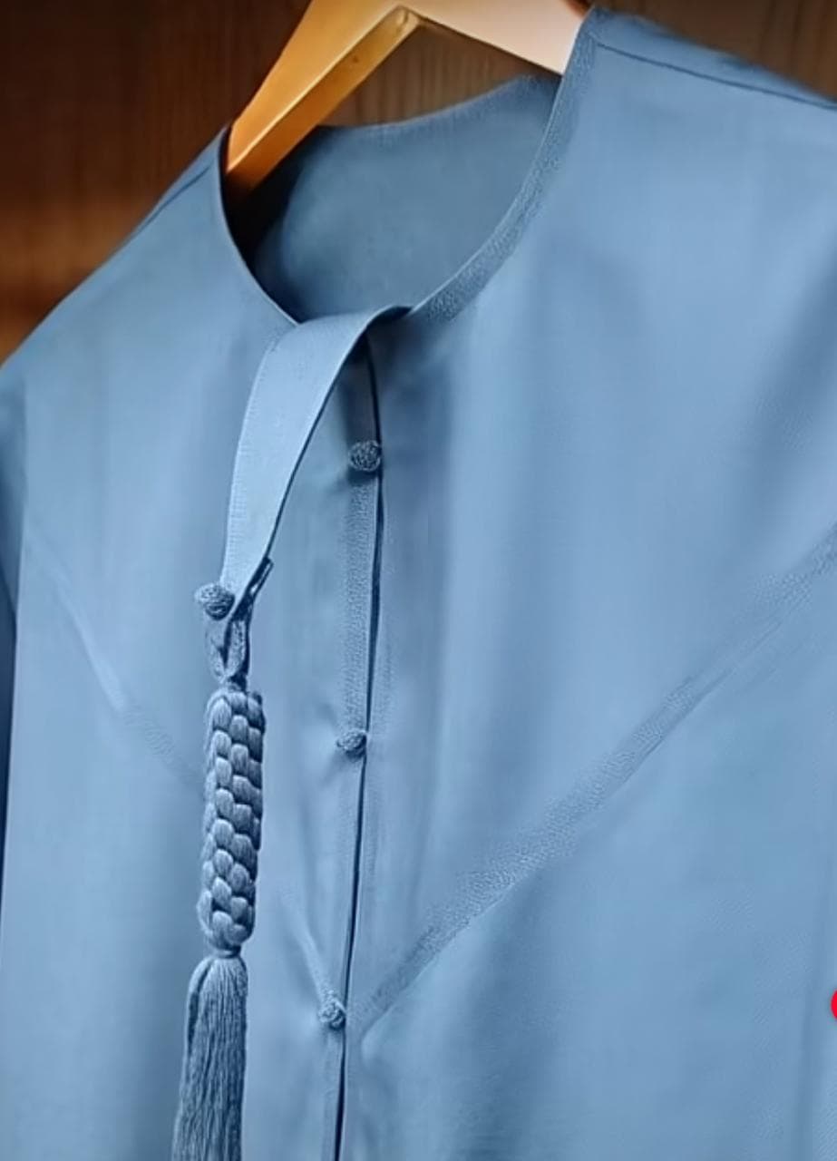 كندورة زرقاء فاخرة مع طربوش