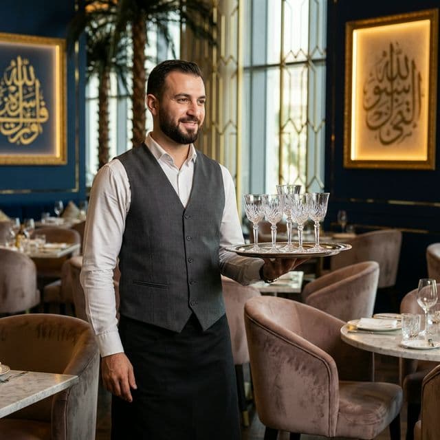 زي الموظفين الحديث